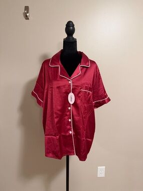 NWT satin short pajama set in burgundy